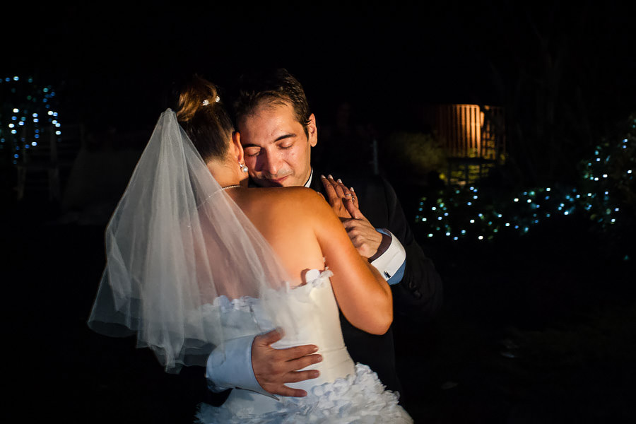 romantic dance at dream wedding in istanbul