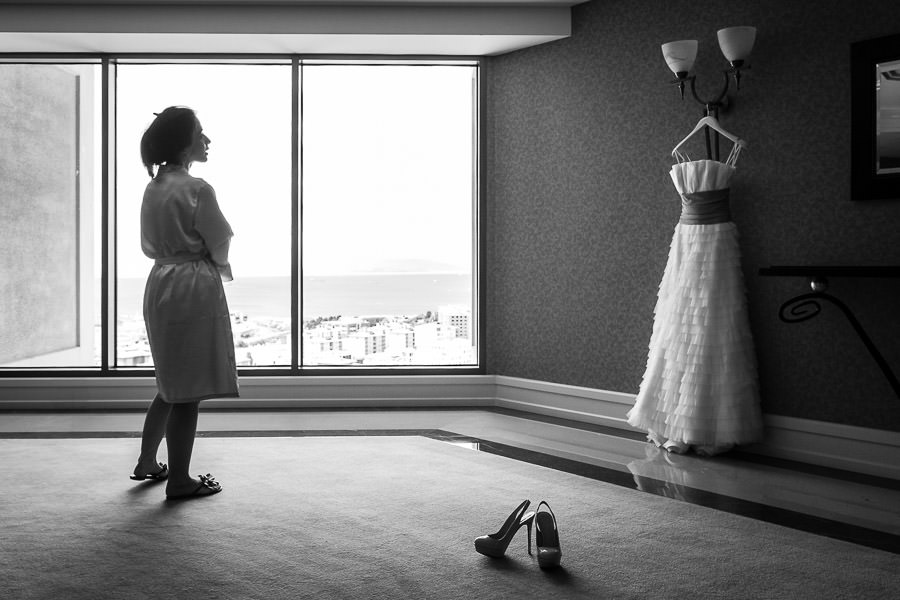bride checking the wedding dress before Divan Istanbul Asia wedding