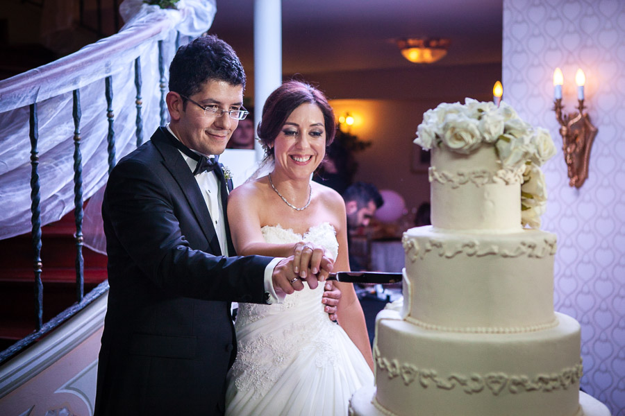 cake cutting at bosphorus palace wedding