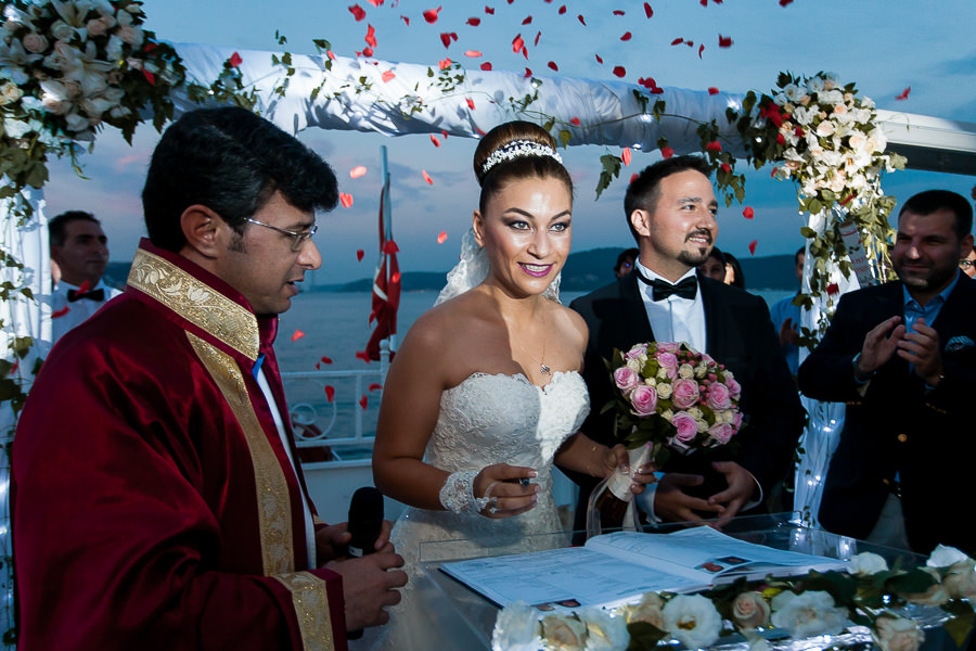 Boğazda tekne düğünü nikah