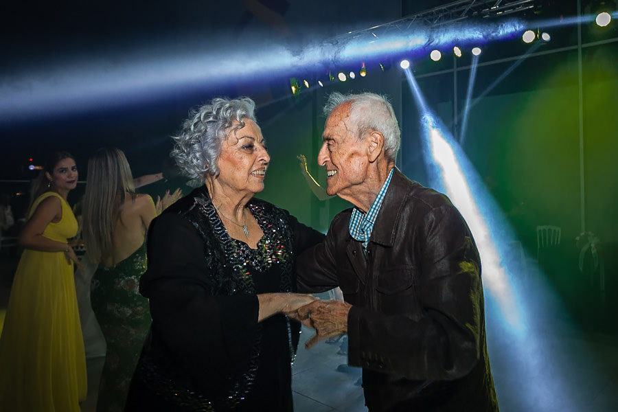older couple dancing at the wedding