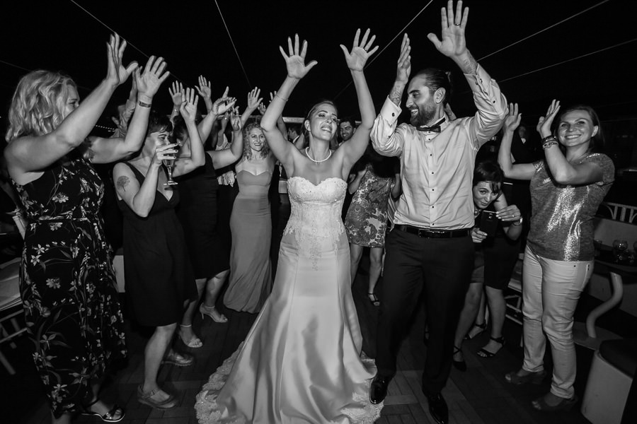 cruise boat wedding on bosphorus